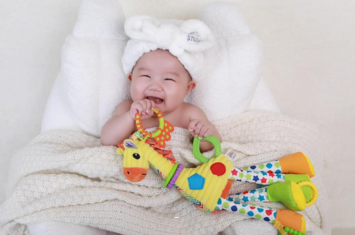 普洱宝宝咬手指甲 普洱宝宝咬手指甲